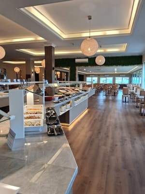 thumbnail: Restaurant