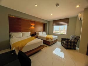 thumbnail: Front of property
