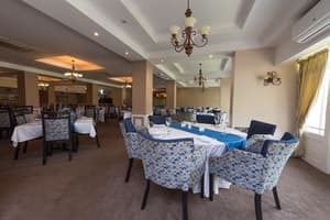 thumbnail: Restaurant