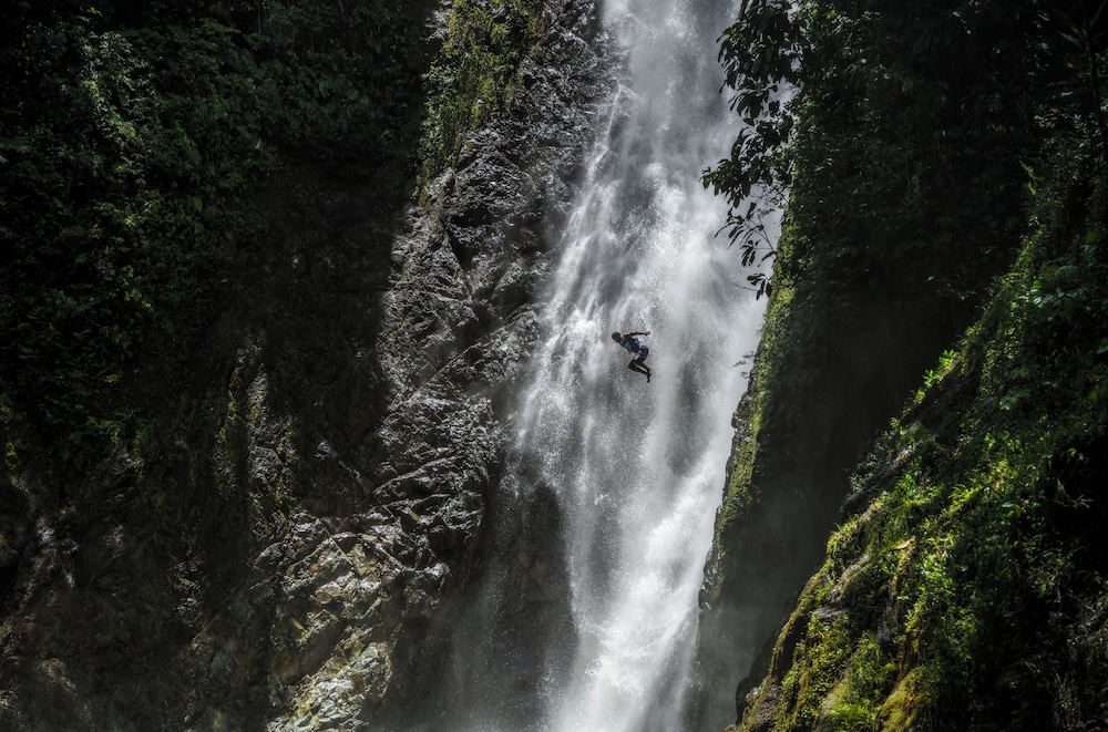 Pool waterfall