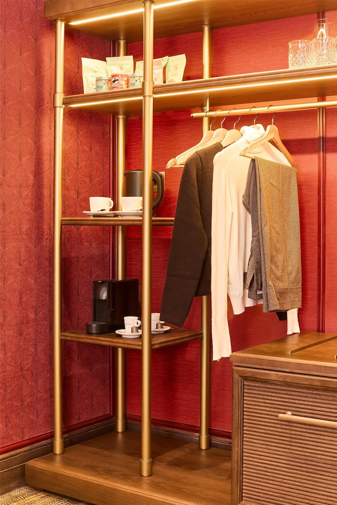 Room amenity