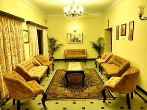 thumbnail: Interior entrance