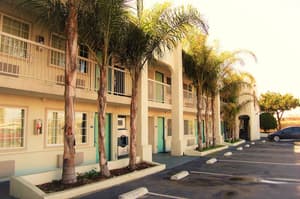 thumbnail: Exterior