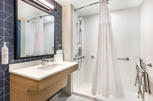 thumbnail: Bathroom shower
