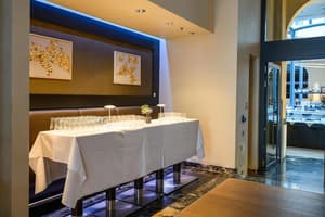 thumbnail: Restaurant