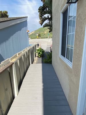 thumbnail: Exterior