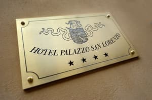 thumbnail: Exterior detail