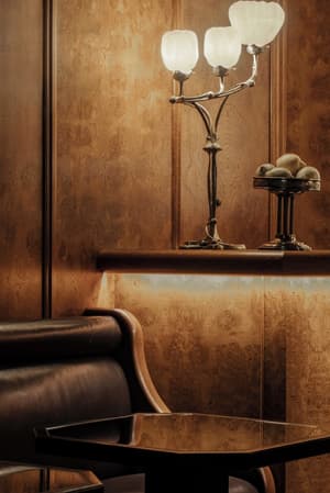 thumbnail: Bar (on property)