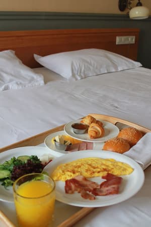 thumbnail: In-room dining