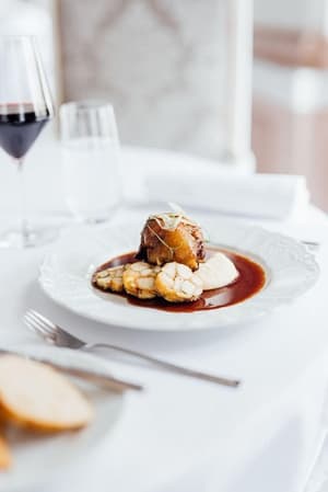 thumbnail: Couples dining