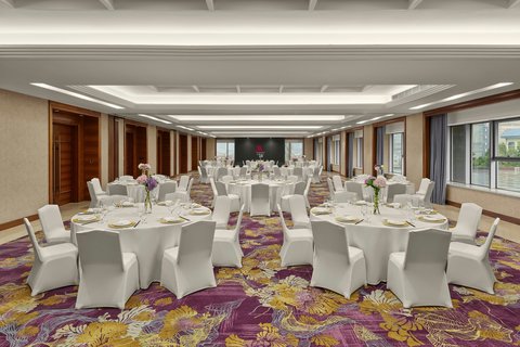 Junior Ballroom - Round Table Setup
