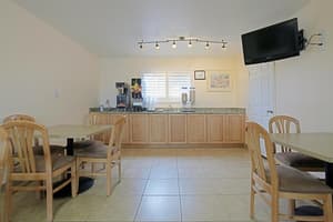 thumbnail: Breakfast area