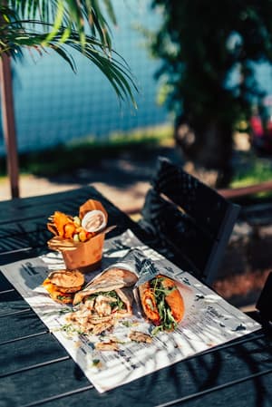 thumbnail: Restaurant