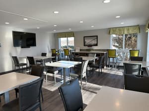 thumbnail: Breakfast area
