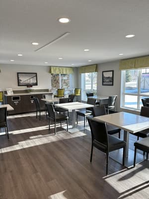 thumbnail: Breakfast area