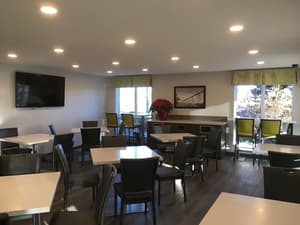thumbnail: Breakfast area