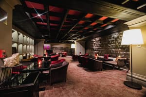 thumbnail: Bar (on property)