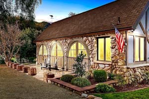 thumbnail: Exterior