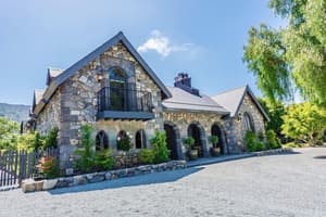 thumbnail: Exterior