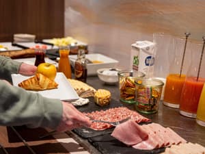 thumbnail: Breakfast area