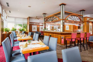 thumbnail: Restaurant