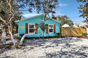 thumbnail: Property grounds