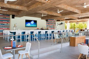 thumbnail: Bar (on property)