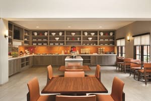 thumbnail: Restaurant