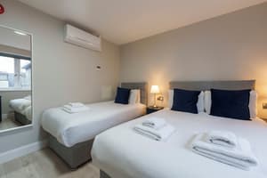 Temple Bar Lane - Adults Only