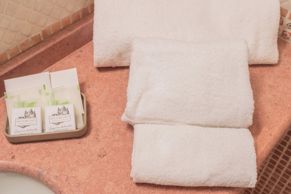 Bathroom amenities