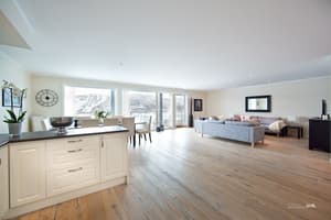 thumbnail: In-room dining