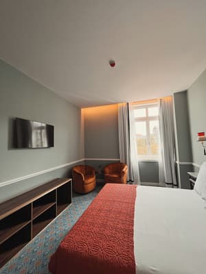 thumbnail: Room