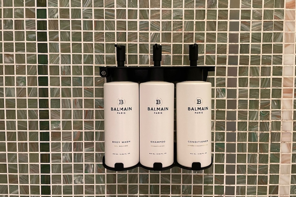 Bathroom amenities