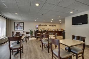 thumbnail: Breakfast area