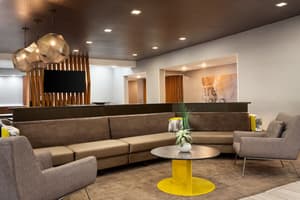 thumbnail: Lobby lounge