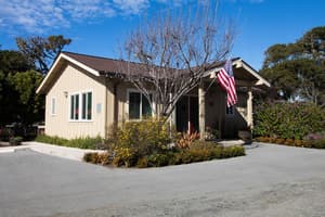 thumbnail: Front of property