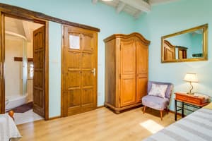 thumbnail: In-room dining