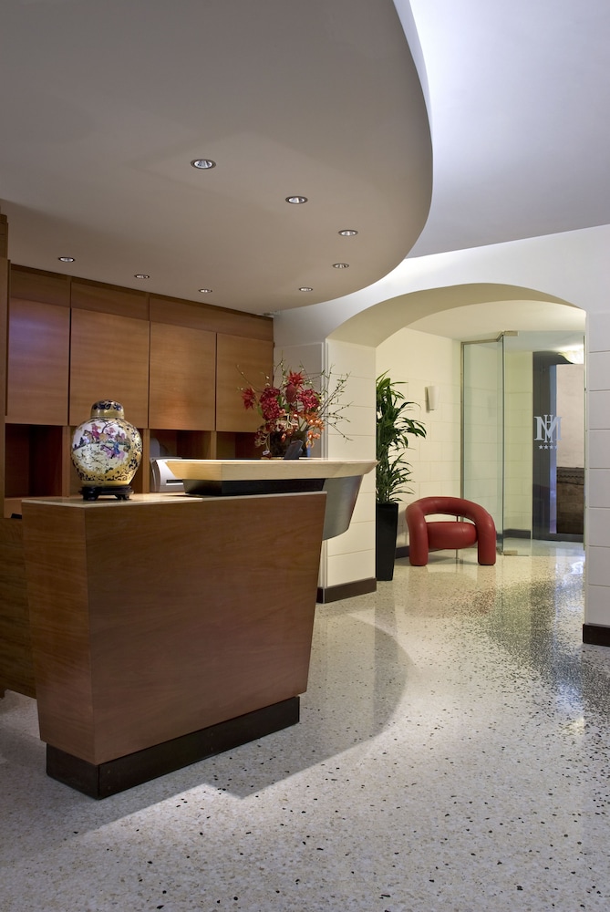 Concierge desk