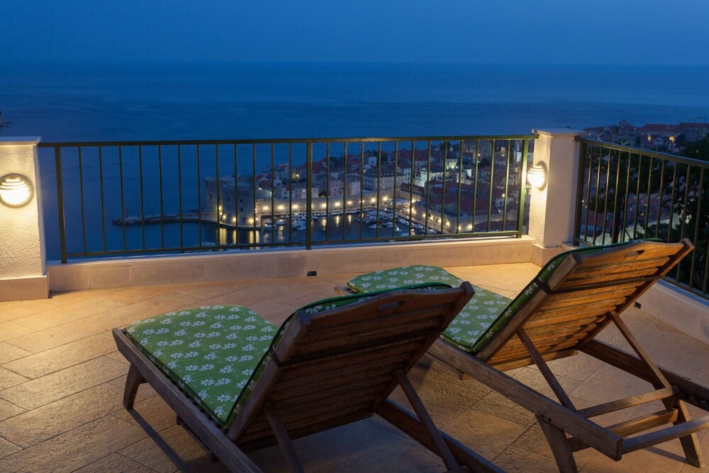 Sundeck