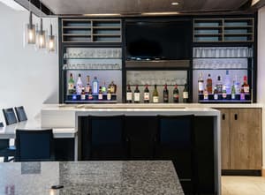 thumbnail: Bar (on property)