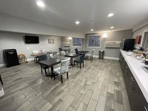 thumbnail: Breakfast area