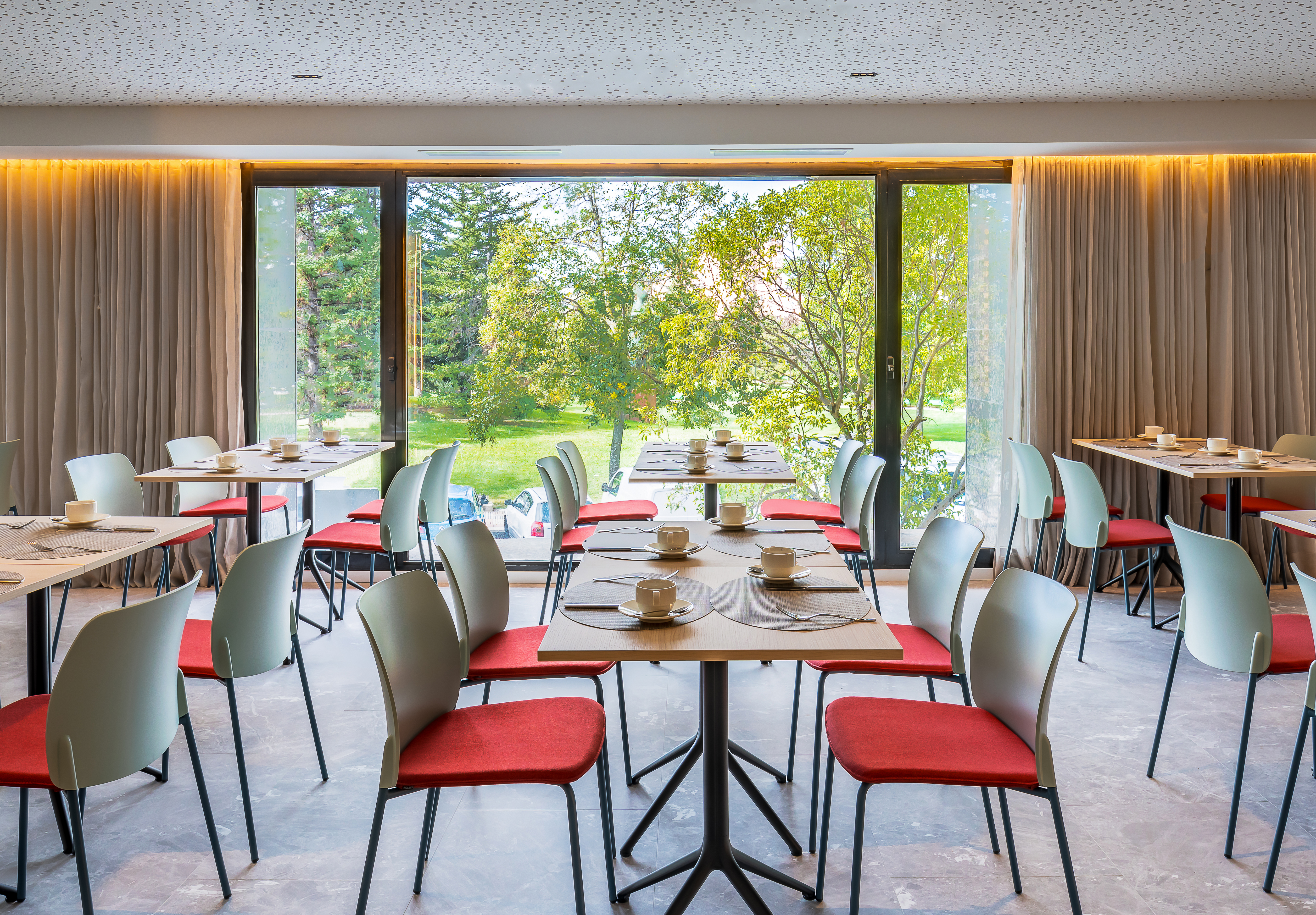 Restaurant-cafeteria