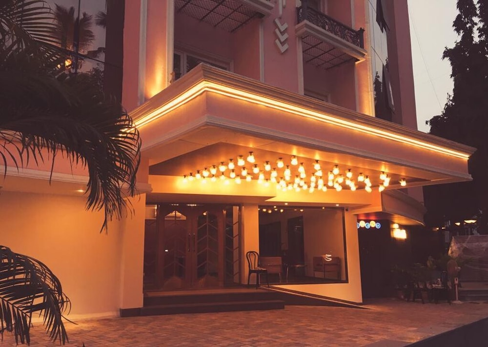 Front of property - evening/night