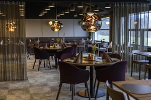 thumbnail: Restaurant