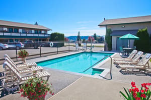 thumbnail: Outdoor pool