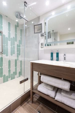 thumbnail: Bathroom shower