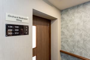 thumbnail: Interior entrance
