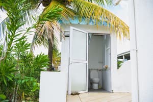 thumbnail: Exterior detail