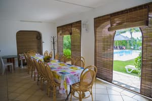 thumbnail: Breakfast area