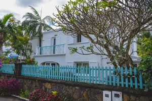 thumbnail: Front of property